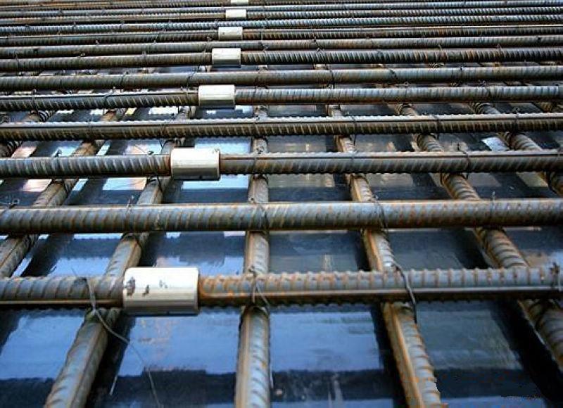 北京为什么建楼房时，要在钢筋上加一排小圆环？原来作用这么大